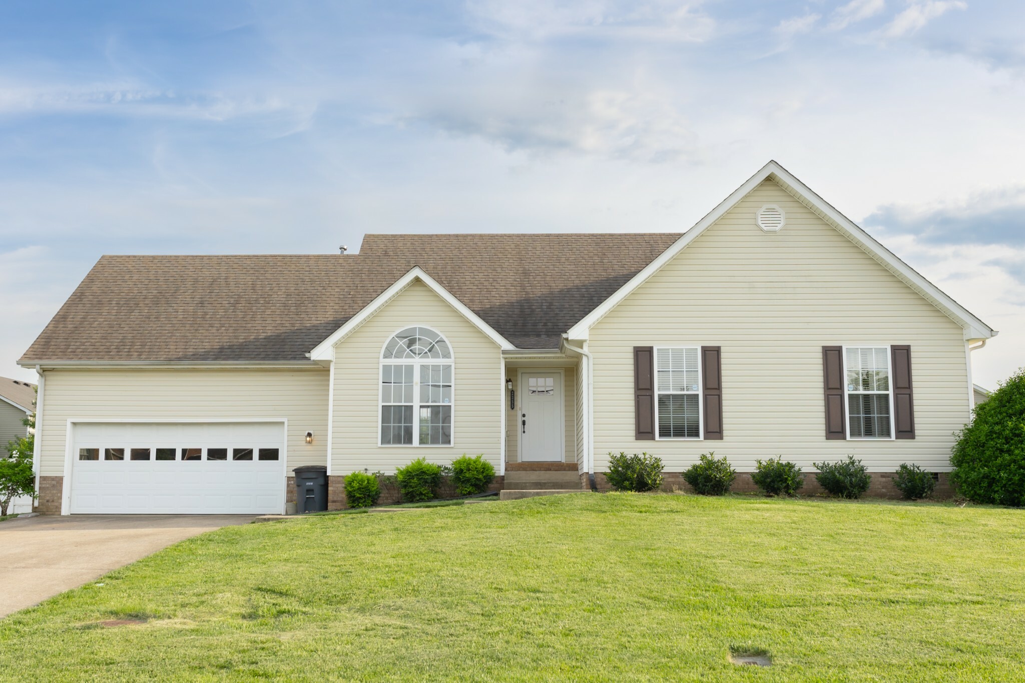 Property Photo:  2355 Ellsworth Dr  TN 37043 