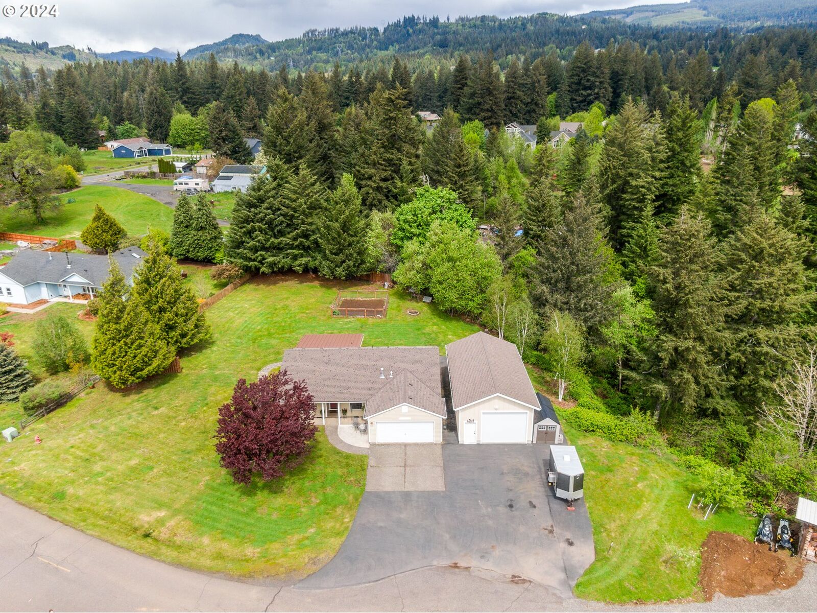 Property Photo:  909 NW Nicklaus Ct  WA 98648 