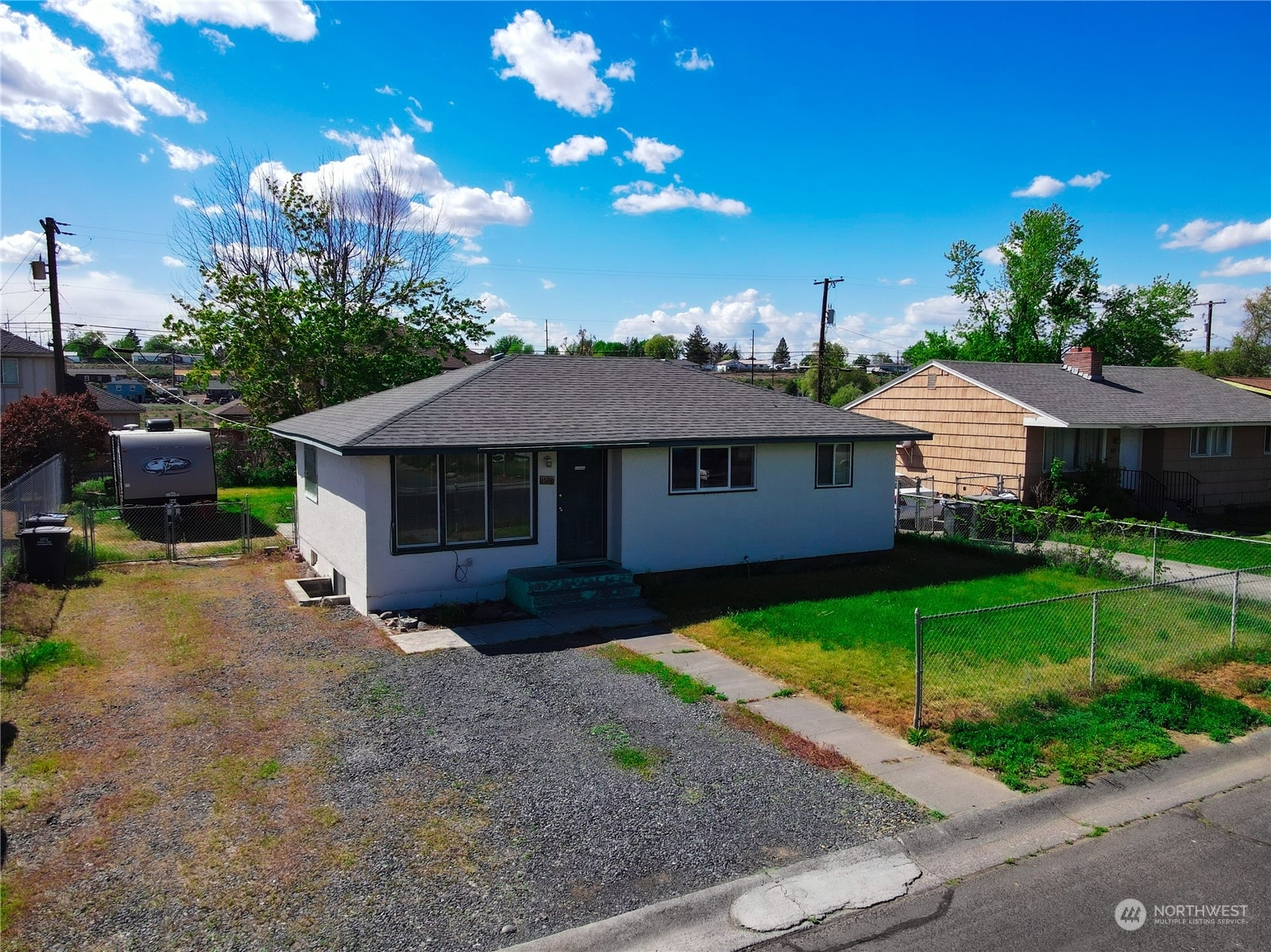 Property Photo:  1308 N Buell Dr  WA 98837 