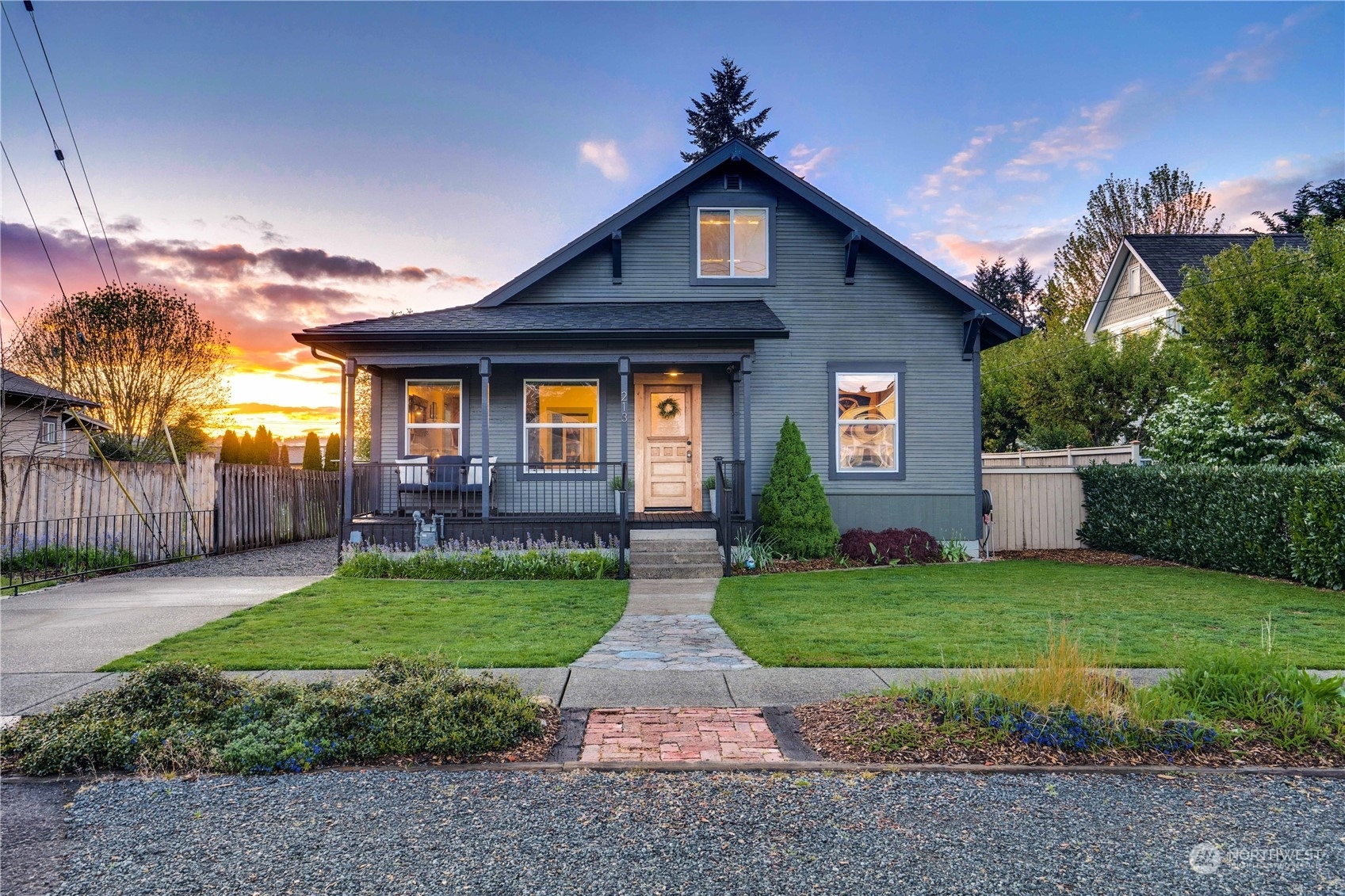 Property Photo:  213 Calistoga Street E  WA 98360 