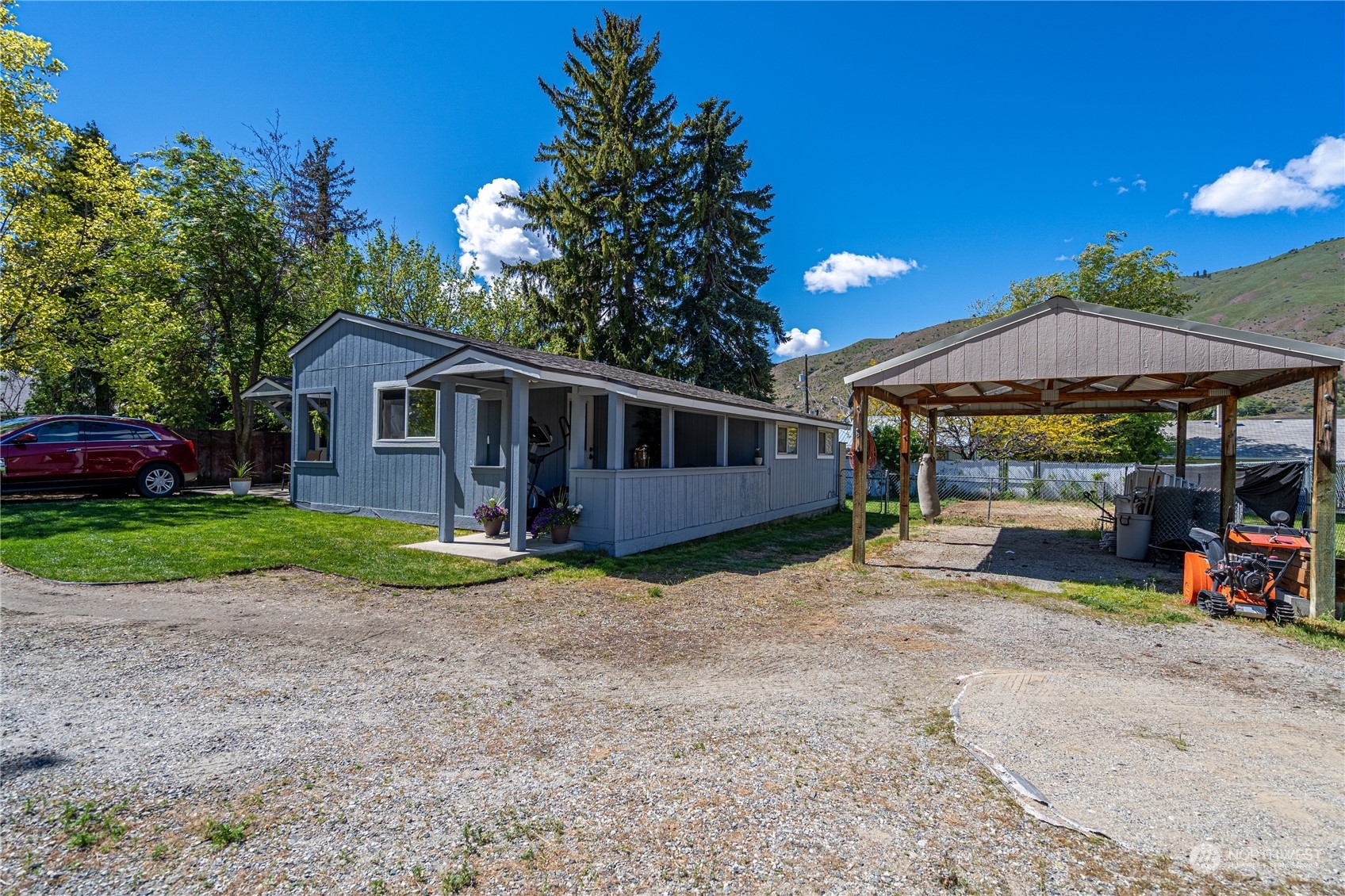 Property Photo: 1948 Howe Street WA 98822