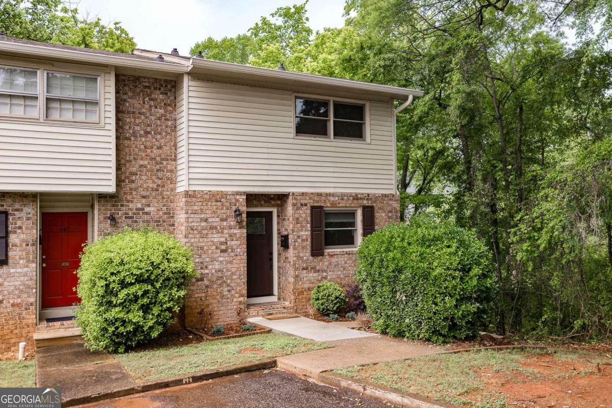 Property Photo:  149 Eaglewood Way  GA 30606 