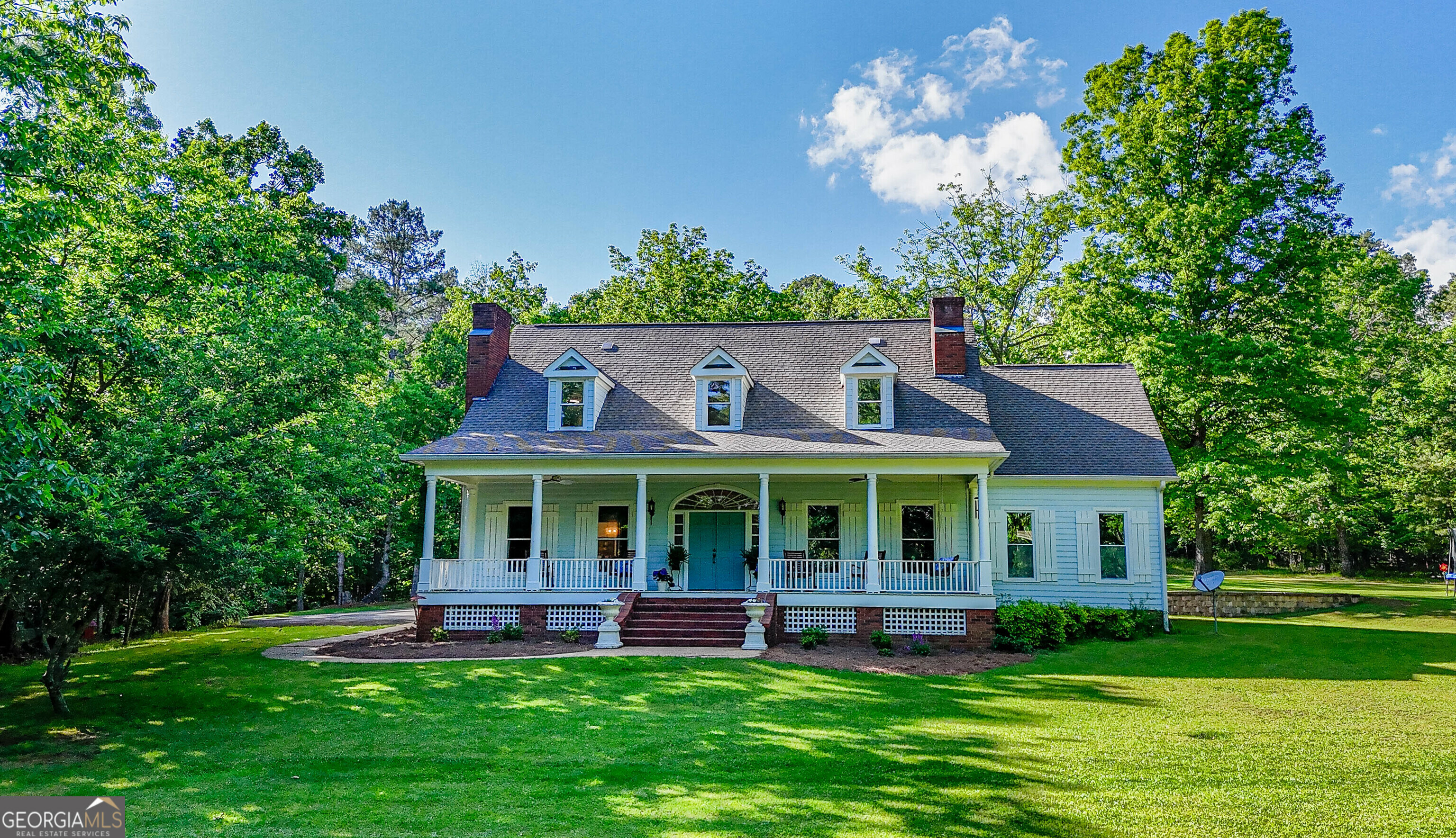 Property Photo: 20 Huntington Road SW GA 30165