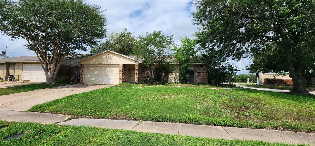 Property Photo:  322 Willoughby Drive  TX 77469 