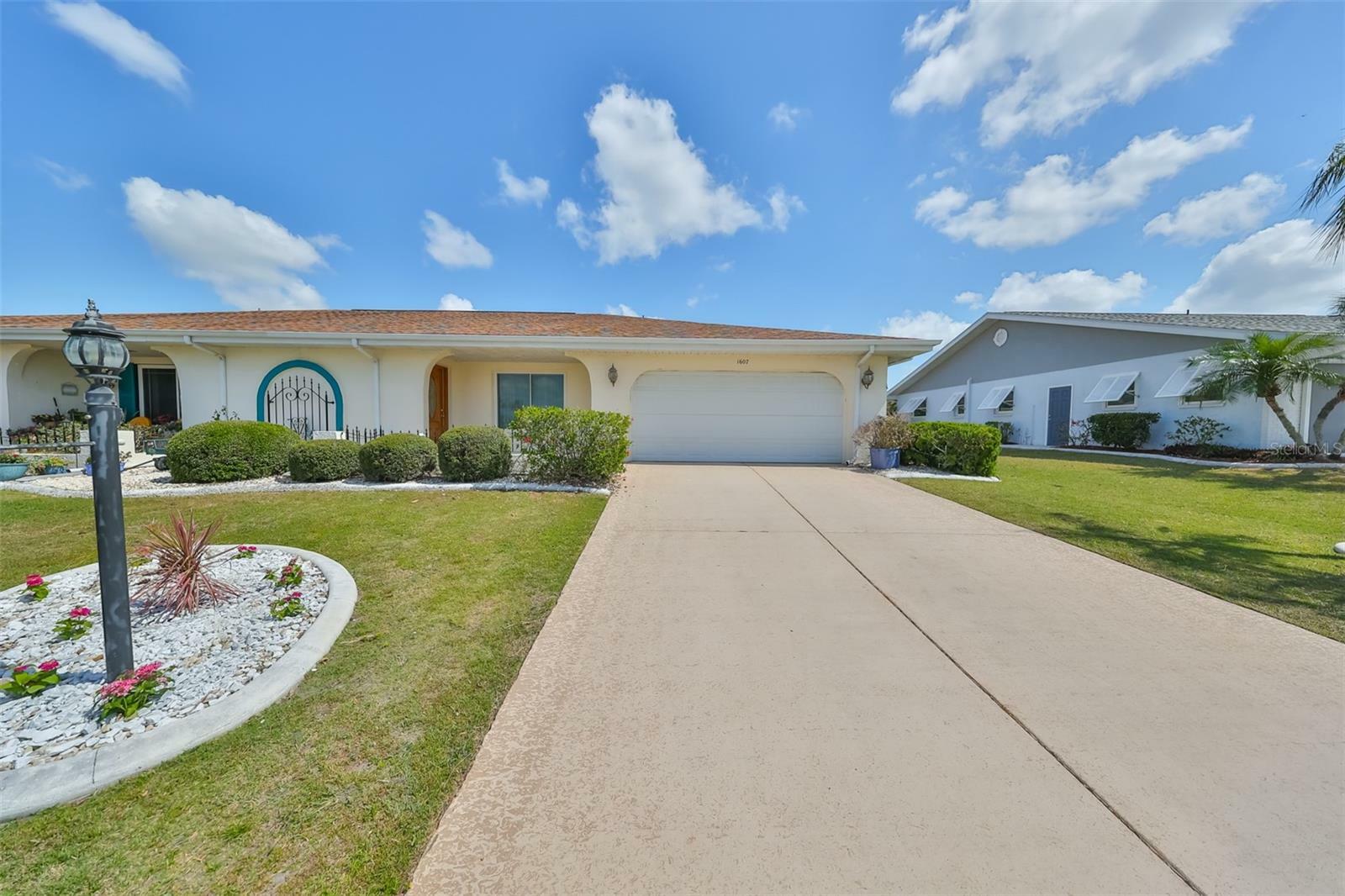 Property Photo:  1607 Cloister Drive  FL 33573 