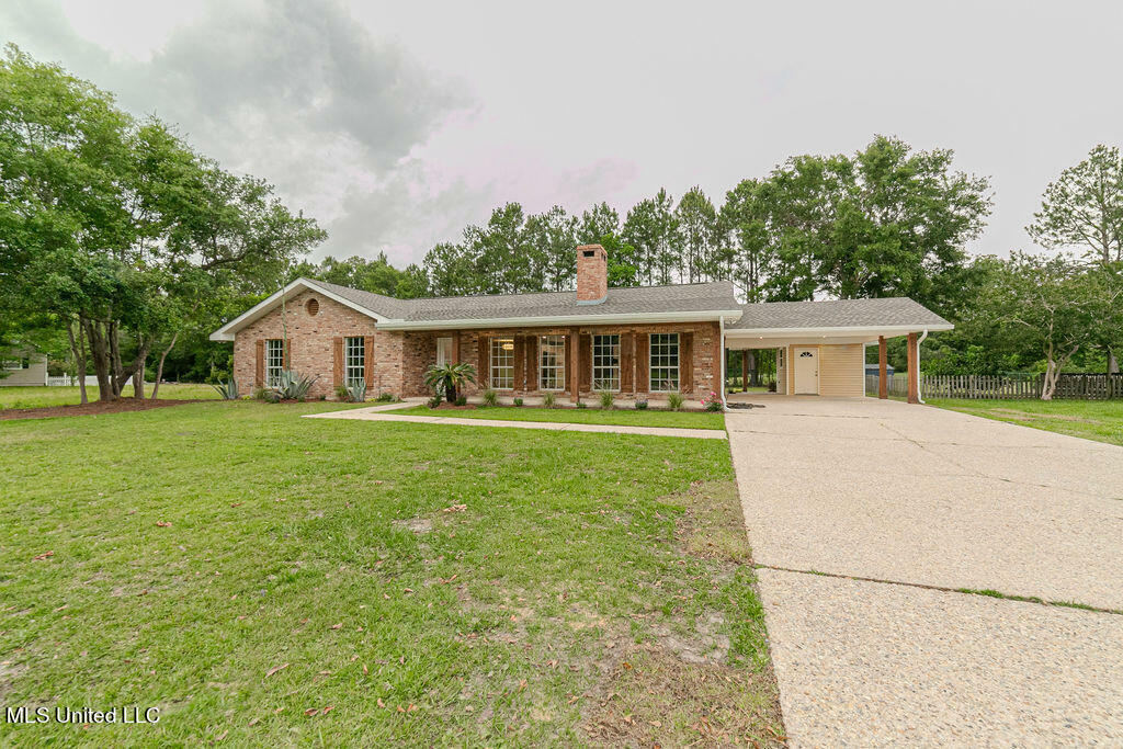 Property Photo:  401 Felicity Street  MS 39520 