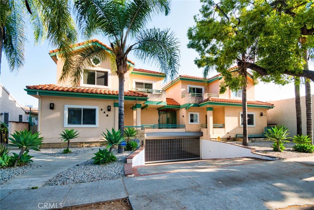 Property Photo:  446 W Stocker 4  CA 91202 