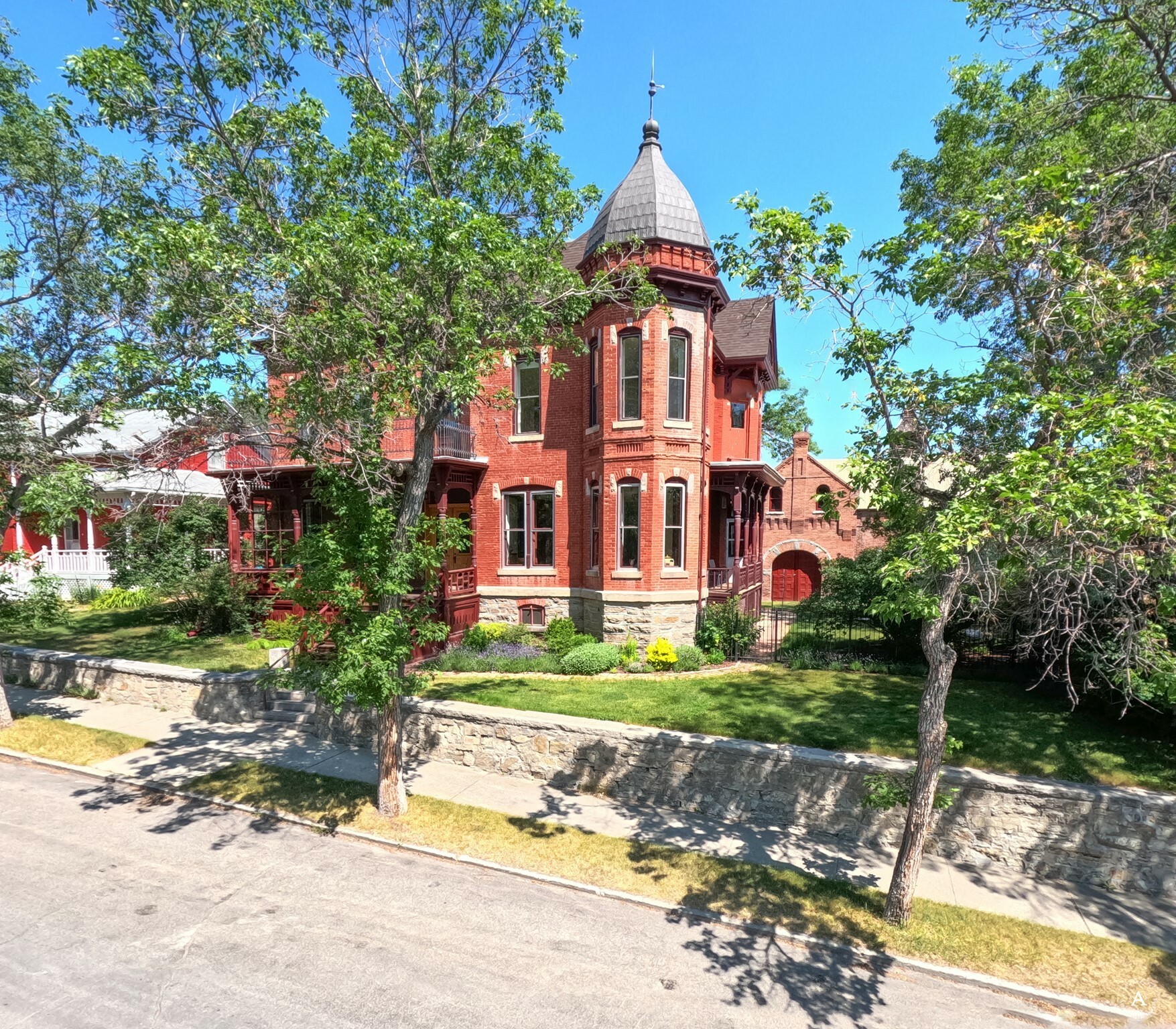 Property Photo:  418 W Lawrence Street  MT 59601 