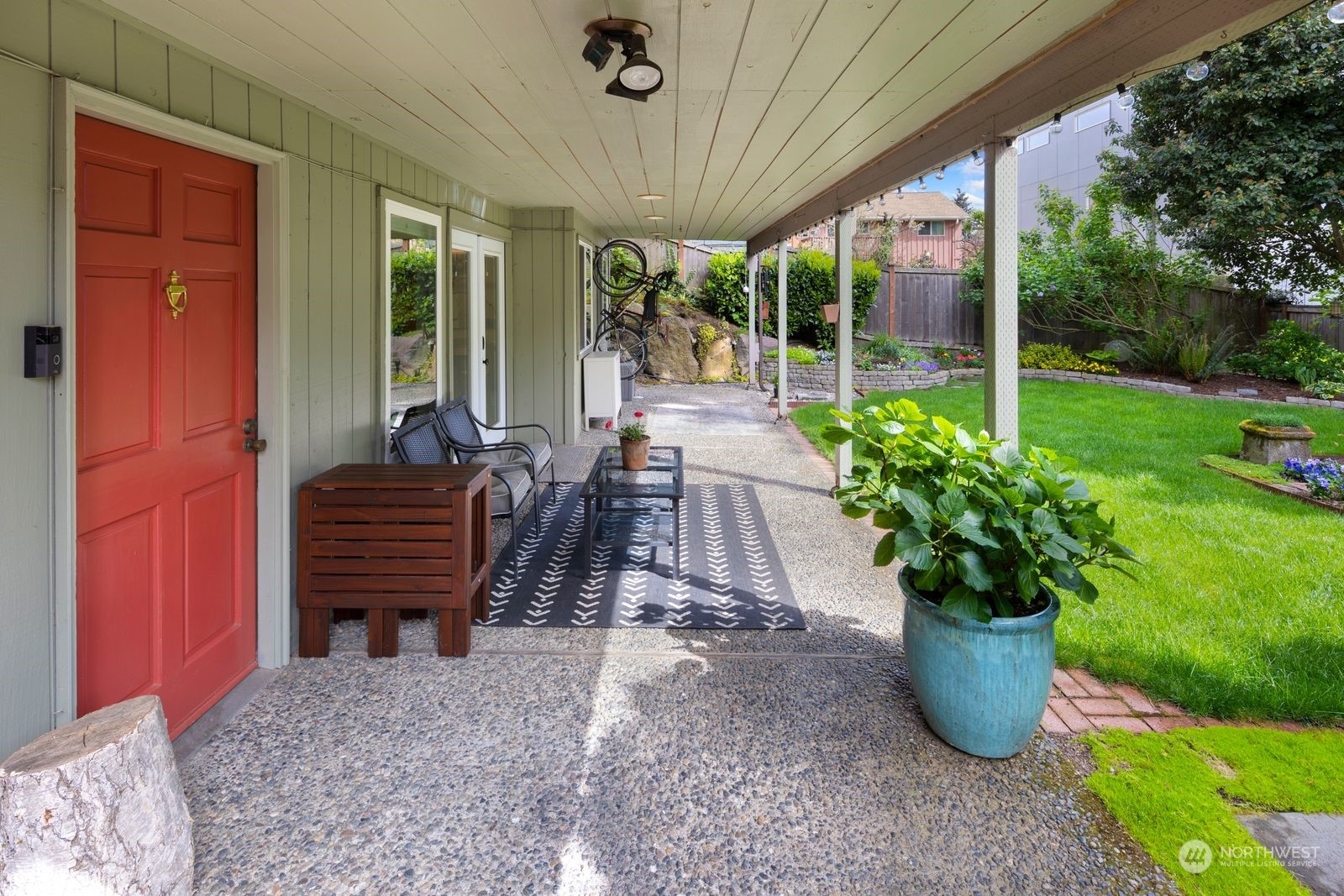 Property Photo: 2320 49th Avenue SW 2320 WA 98116