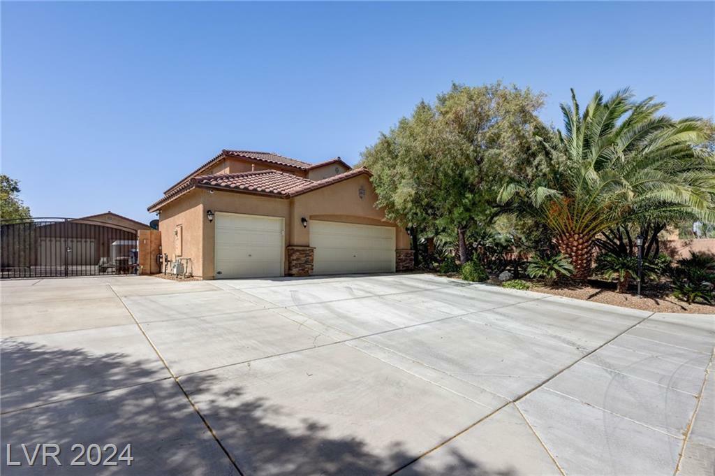 Property Photo:  5545 Ambrosia Stream Avenue  NV 89131 