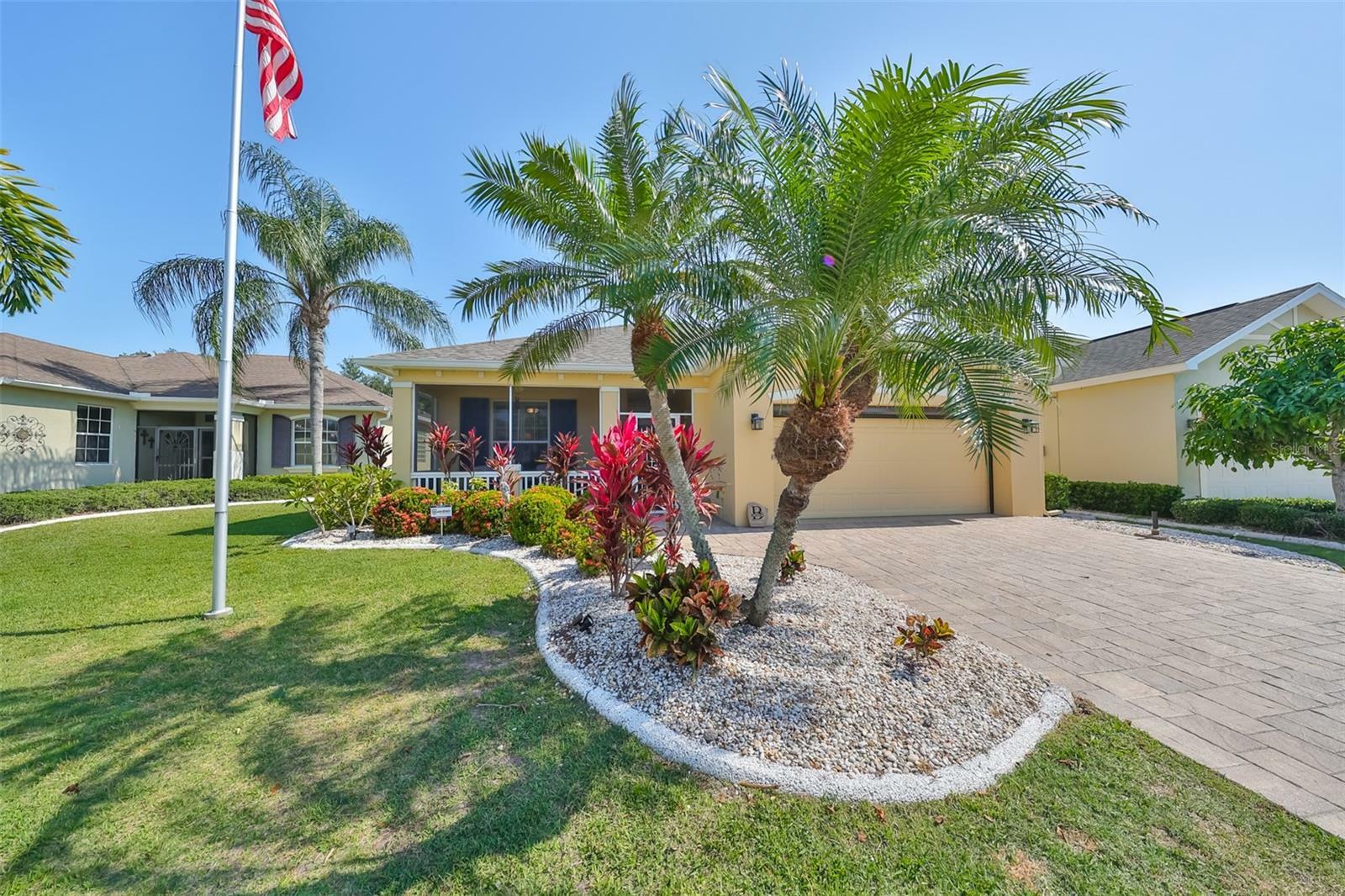 Property Photo:  1015 Emerald Dunes Drive  FL 33573 