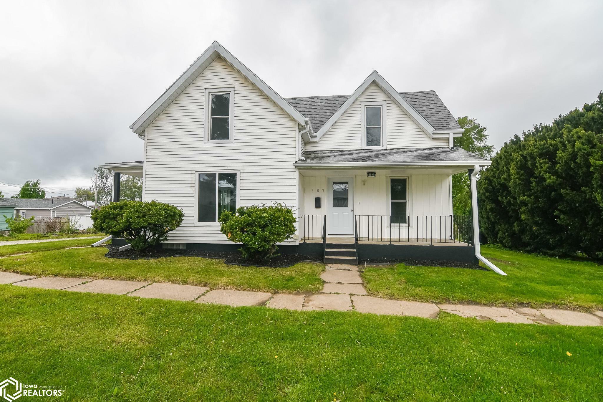 Property Photo:  307 N Main Street  IA 52342 