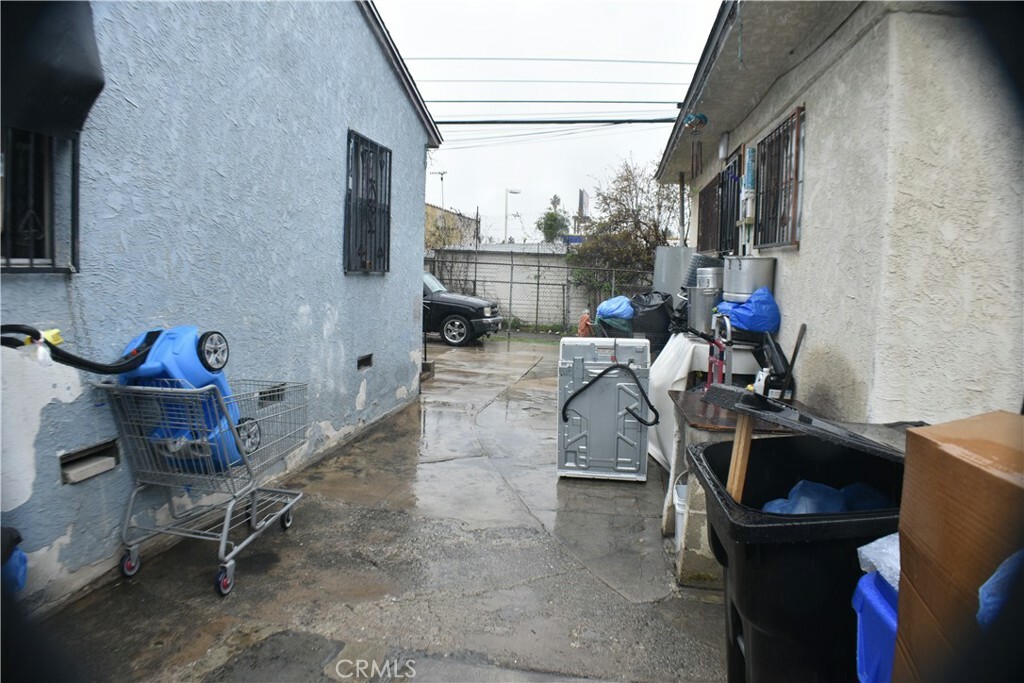 Property Photo:  422 N Townsend Avenue  CA 90063 