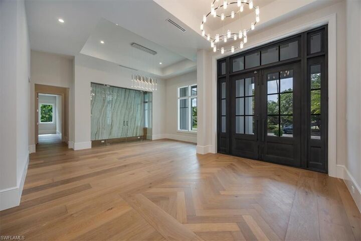 Property Photo: 375 Bow Line Dr FL 34103