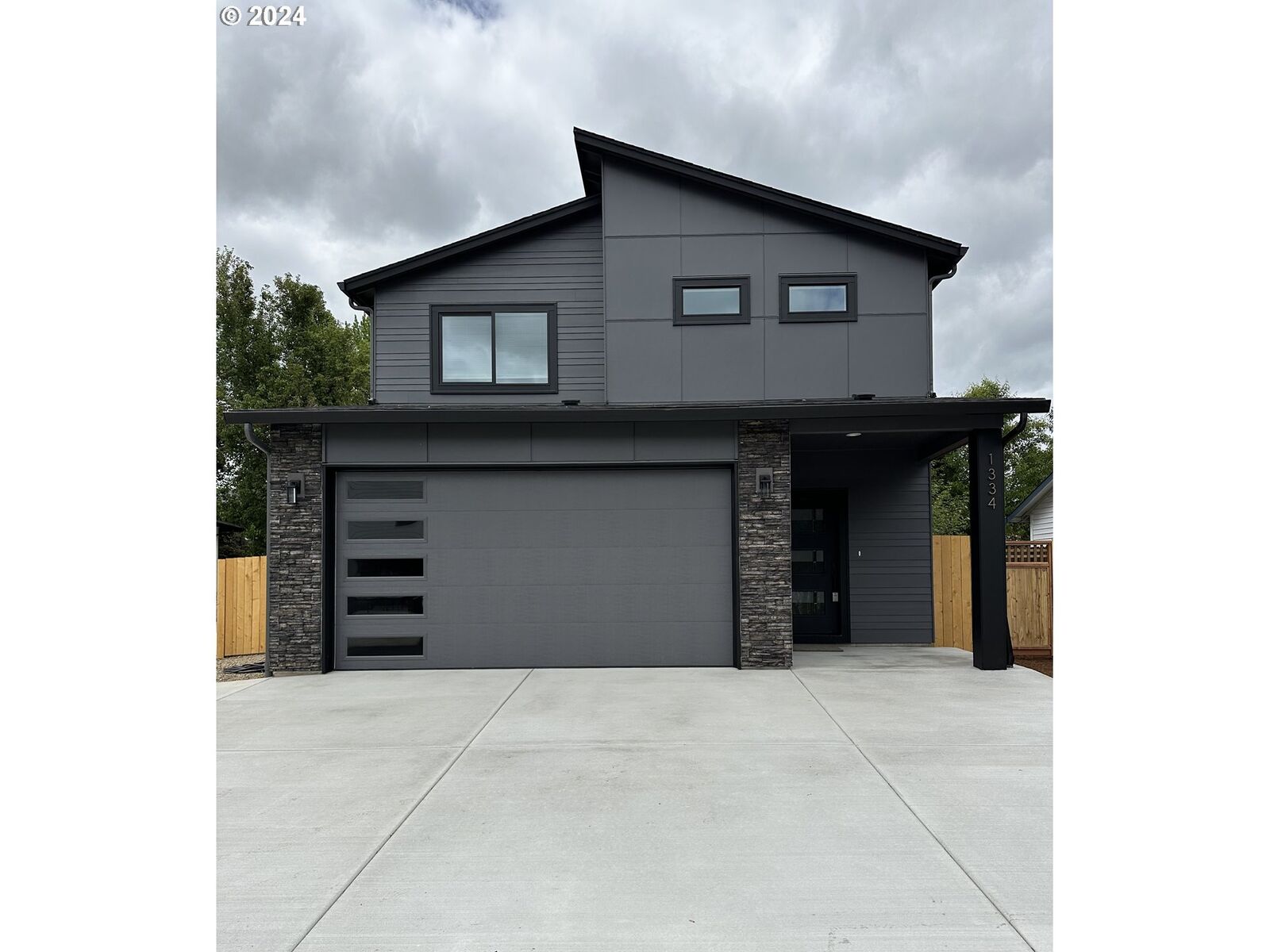 Property Photo: 1334 SE 2nd Ave WA 98604