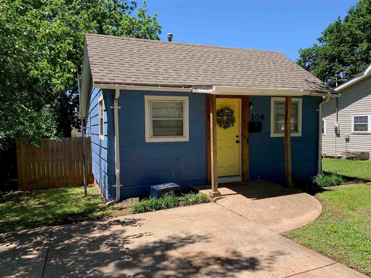 Property Photo: 306 S Benjamin Street OK 74074