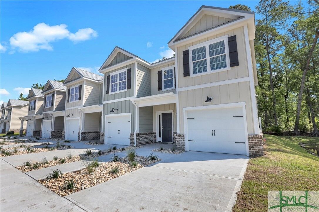 Property Photo:  105 Sherwood Court 13  GA 31326 