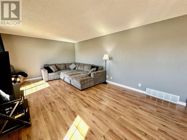 House for sale in Charlie Lake 13042 Mark Avenue, Charlie Lake, BC V0C 1H0