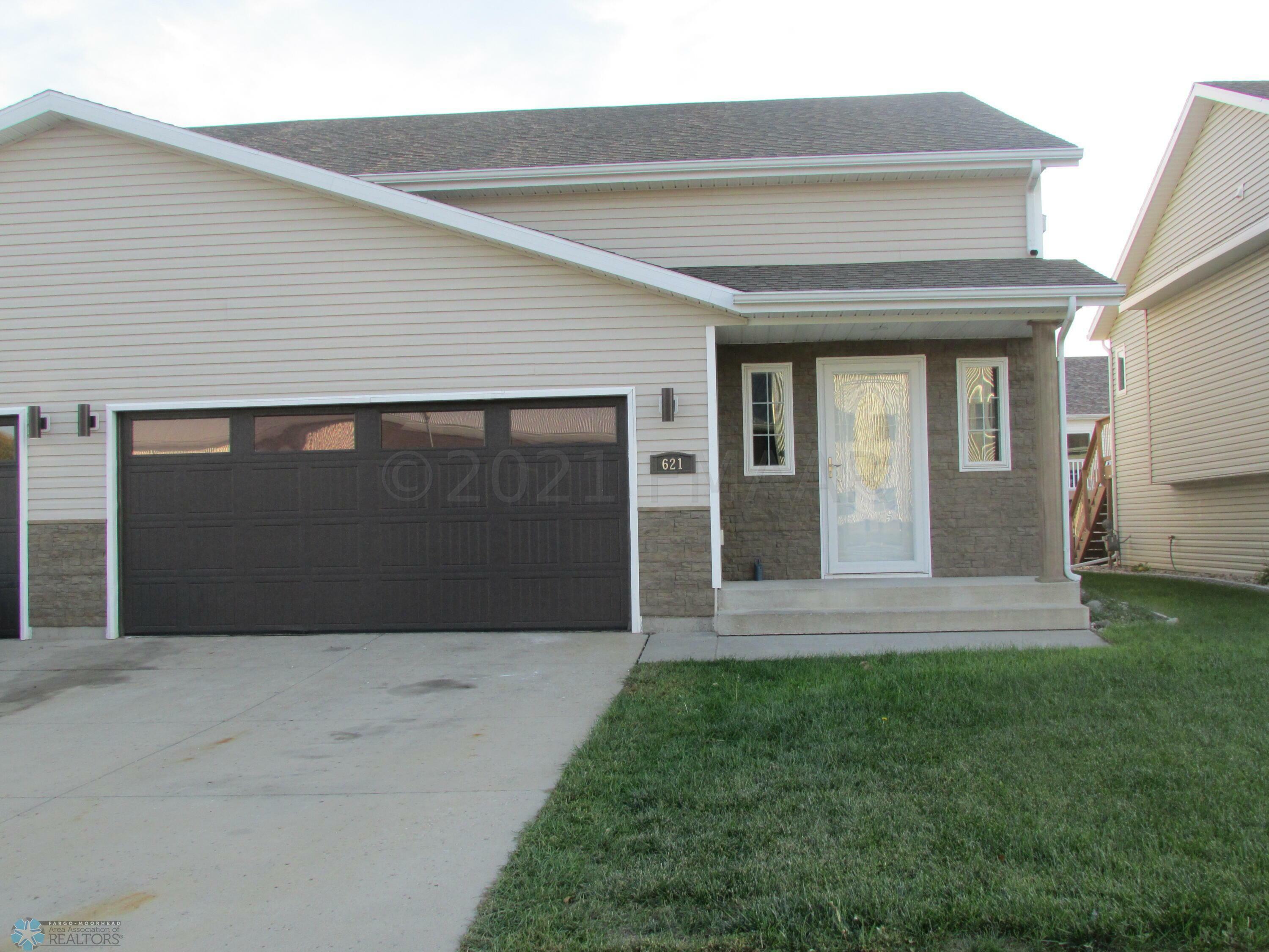 Property Photo: 621 13 1/2 Avenue E ND 58078