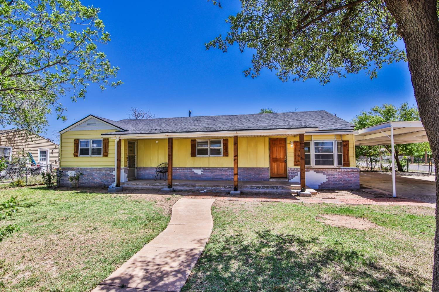 Property Photo:  3221 Emory Street  TX 79415 