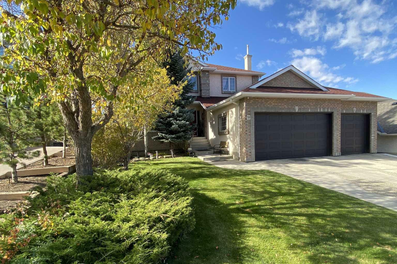 Property Photo:  59 Signature Heights SW  AB T3H 3C1 