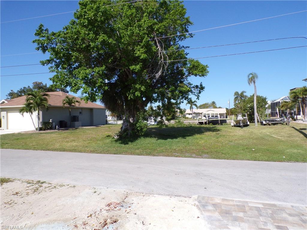 Property Photo: 4319 Vasco St FL 33950