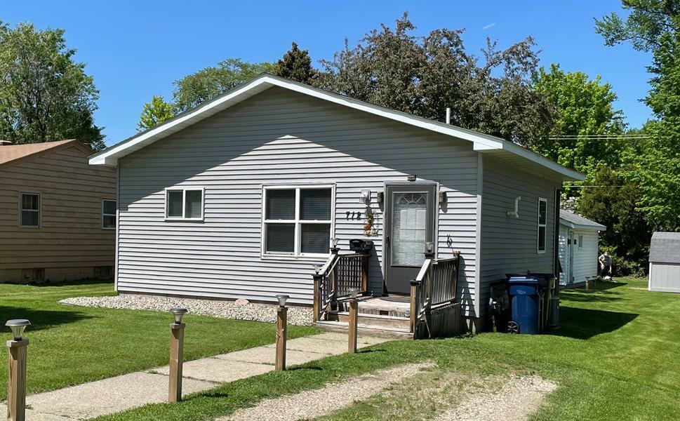 Property Photo:  712 W Bancroft Avenue  MN 56537 