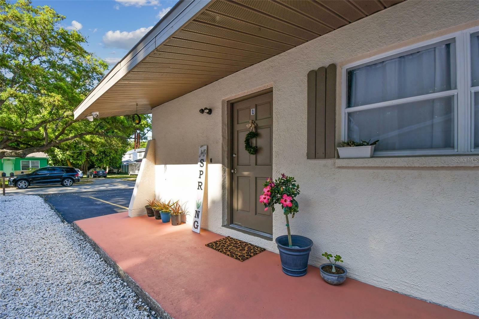 Property Photo: 6500 50th Avenue N FL 33709