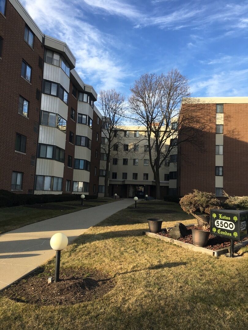 Property Photo:  5500 Lincoln Avenue 510-E  IL 60053 