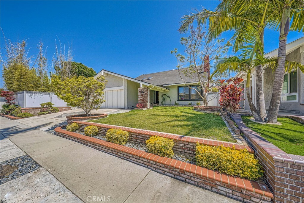 4048 Mistral Drive  Huntington Beach CA 92649 photo