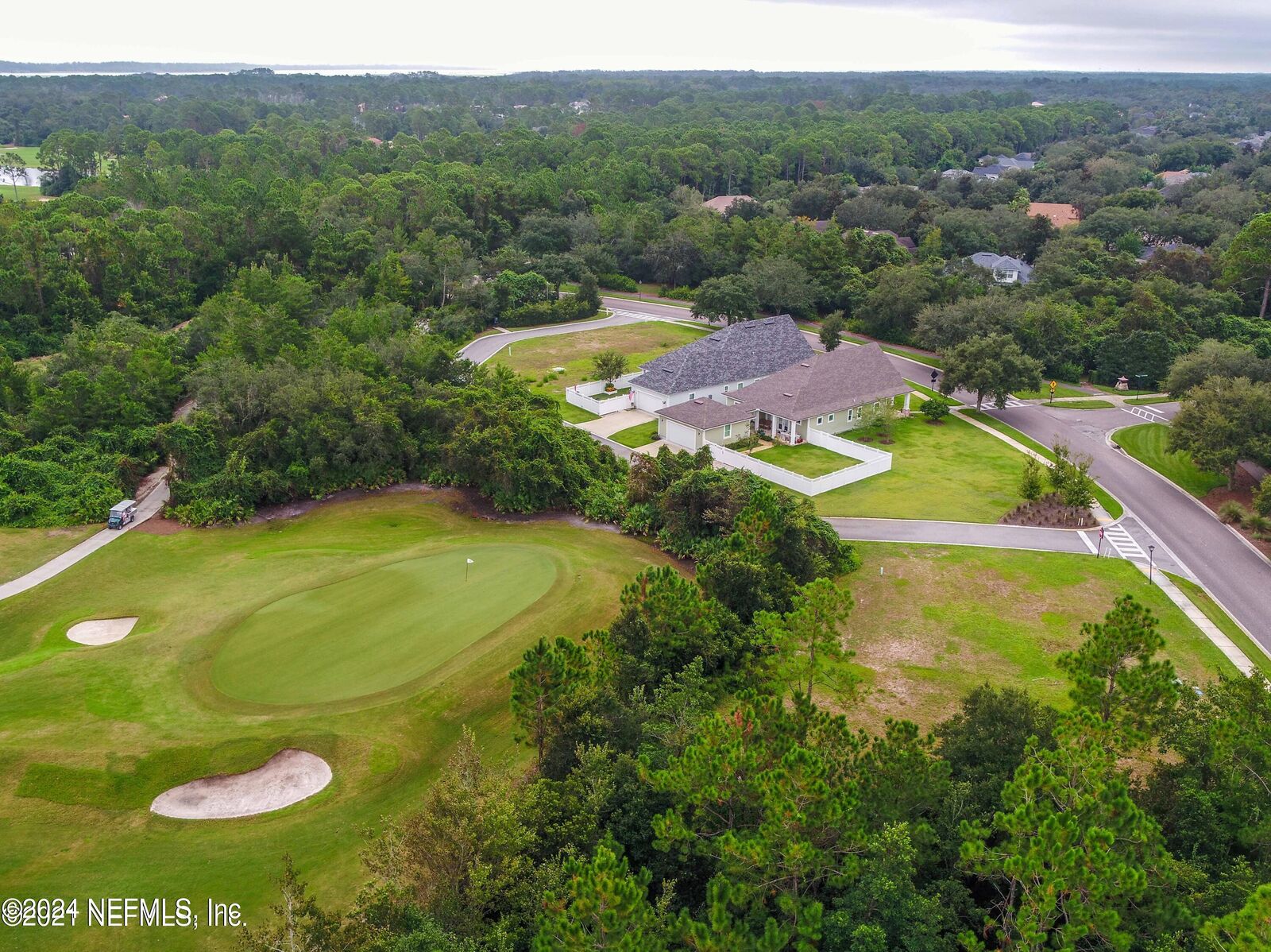 Property Photo:  744 S Loop Parkway  FL 32095 
