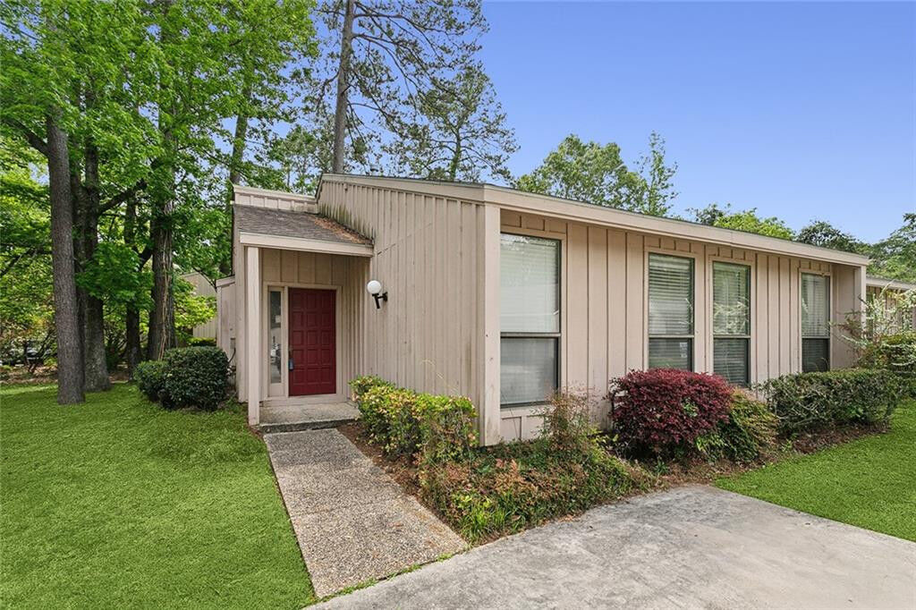 Property Photo: 105 E Brighton Court 283 LA 70471