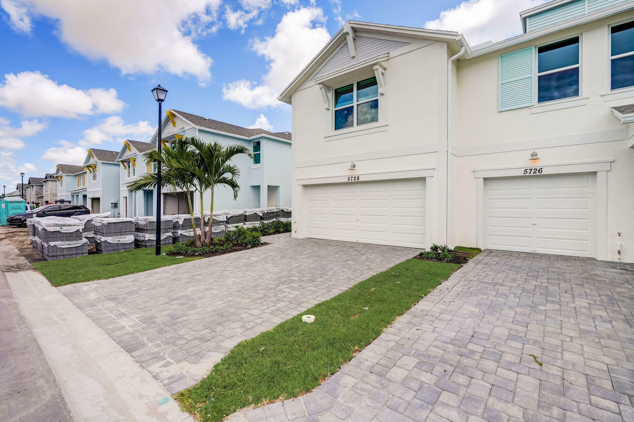 Property Photo: 5728 SE Edgewater Circle FL 34997