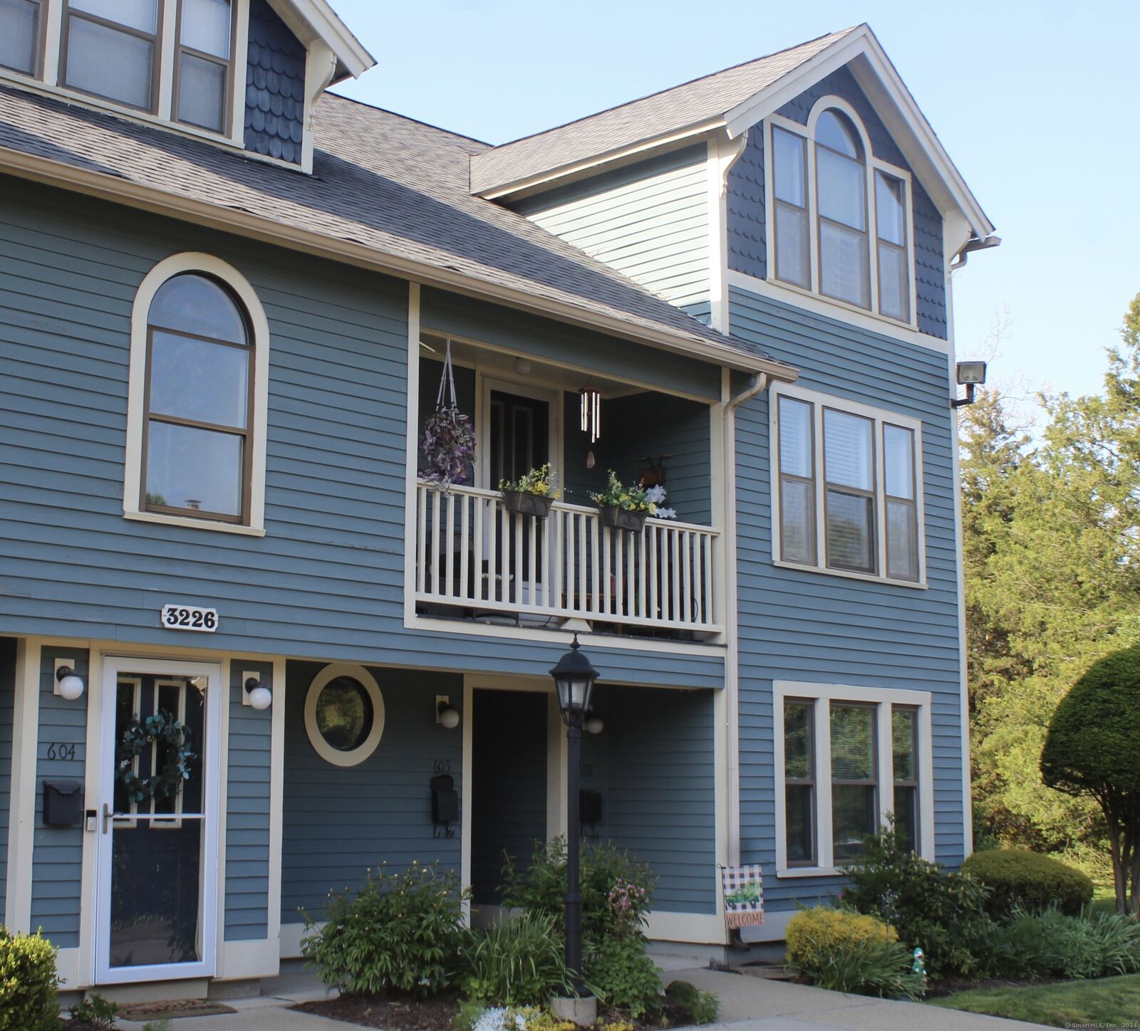 Property Photo:  3208 Whitney Avenue 6E  CT 06518 