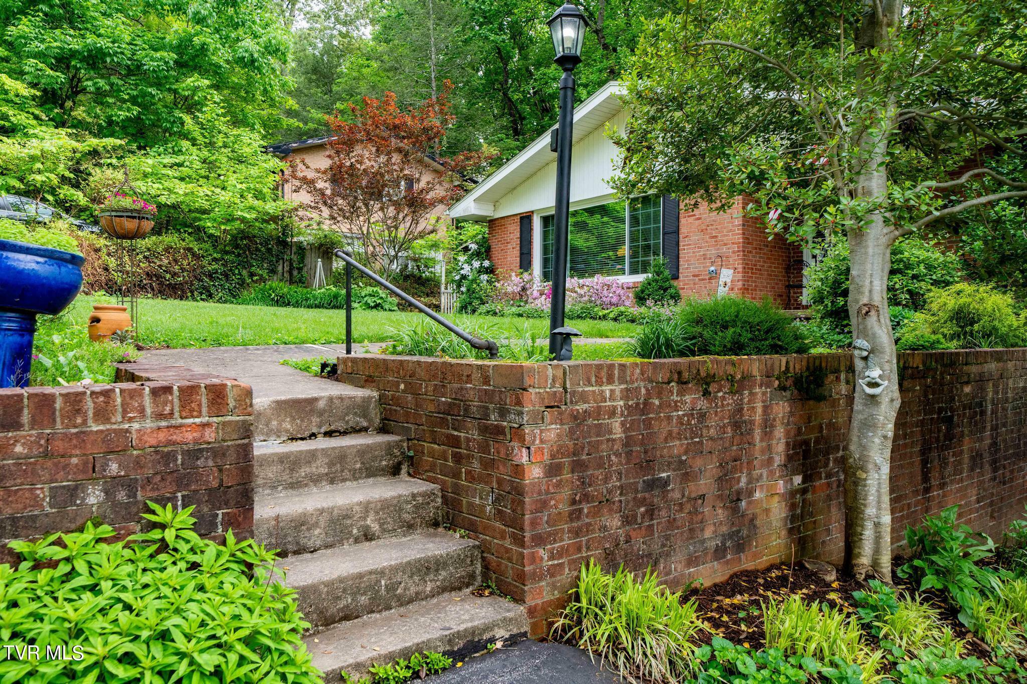 Property Photo:  1406 Brentwood Drive  TN 37743 