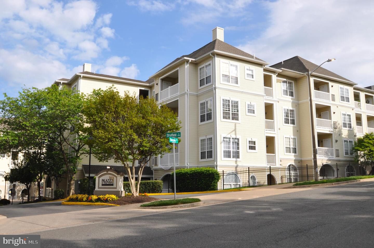 Property Photo: 4551 Strutfield Lane 4212 VA 22311