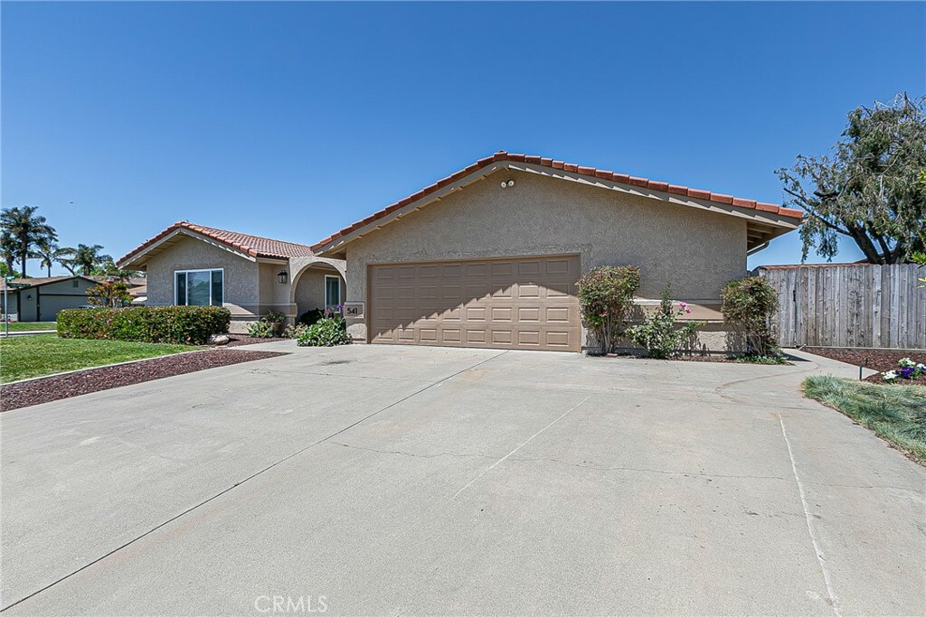 Property Photo:  541 Garnet Way  CA 93454 