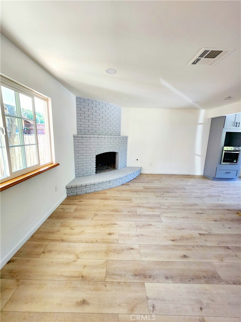 Property Photo:  23024 Oak Street  CA 91321 