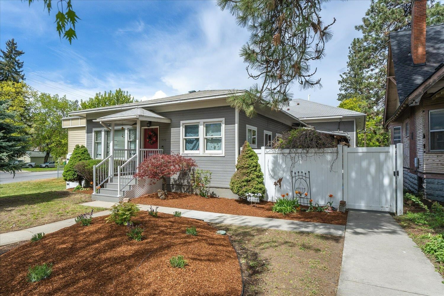 Property Photo:  1520 W 10th Ave  WA 99204 