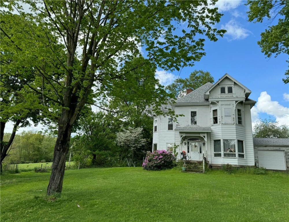 Property Photo:  28 Mill Run Road  PA 16137 