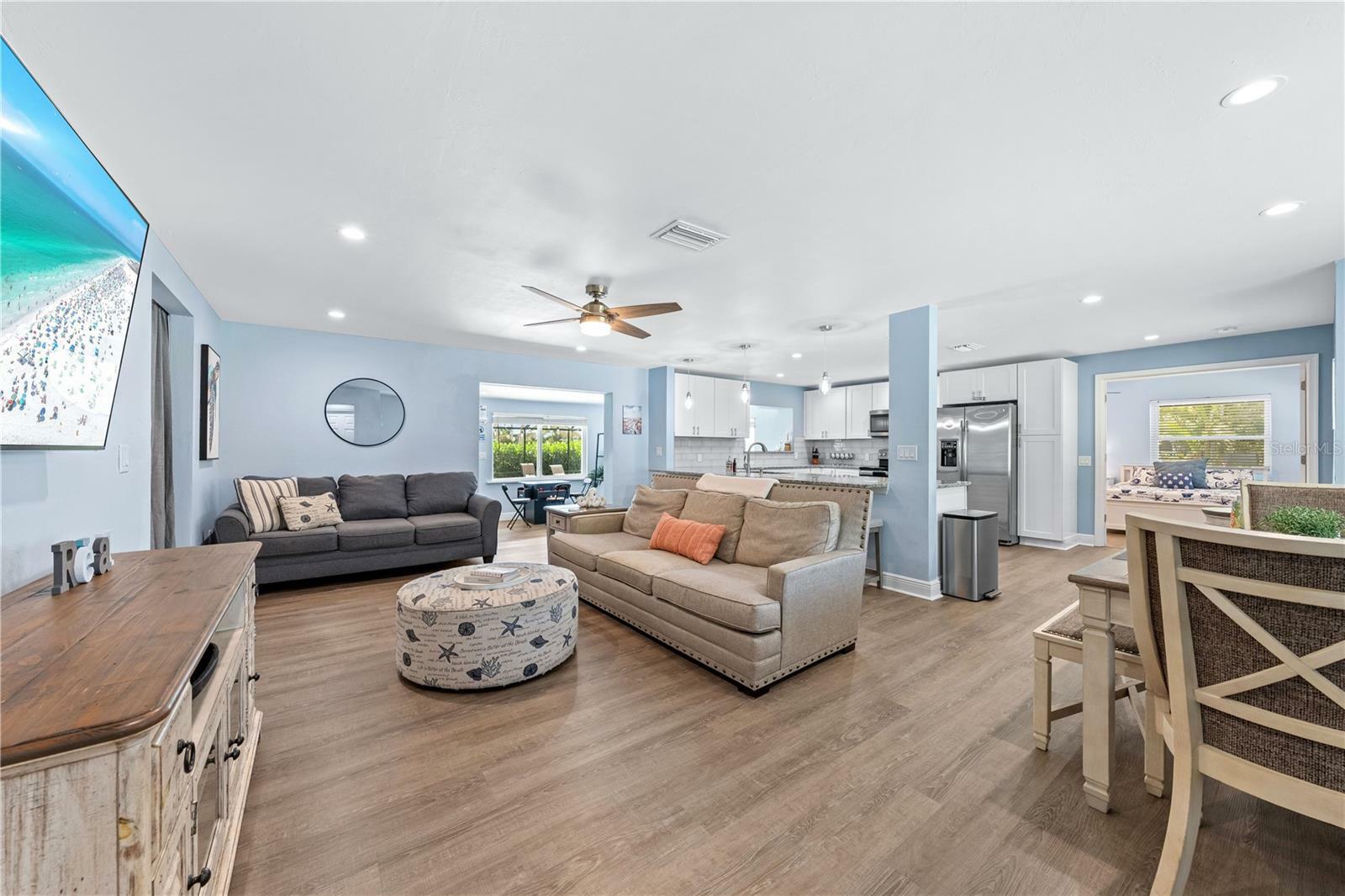 Property Photo: 5900 Driftwood Avenue FL 34231