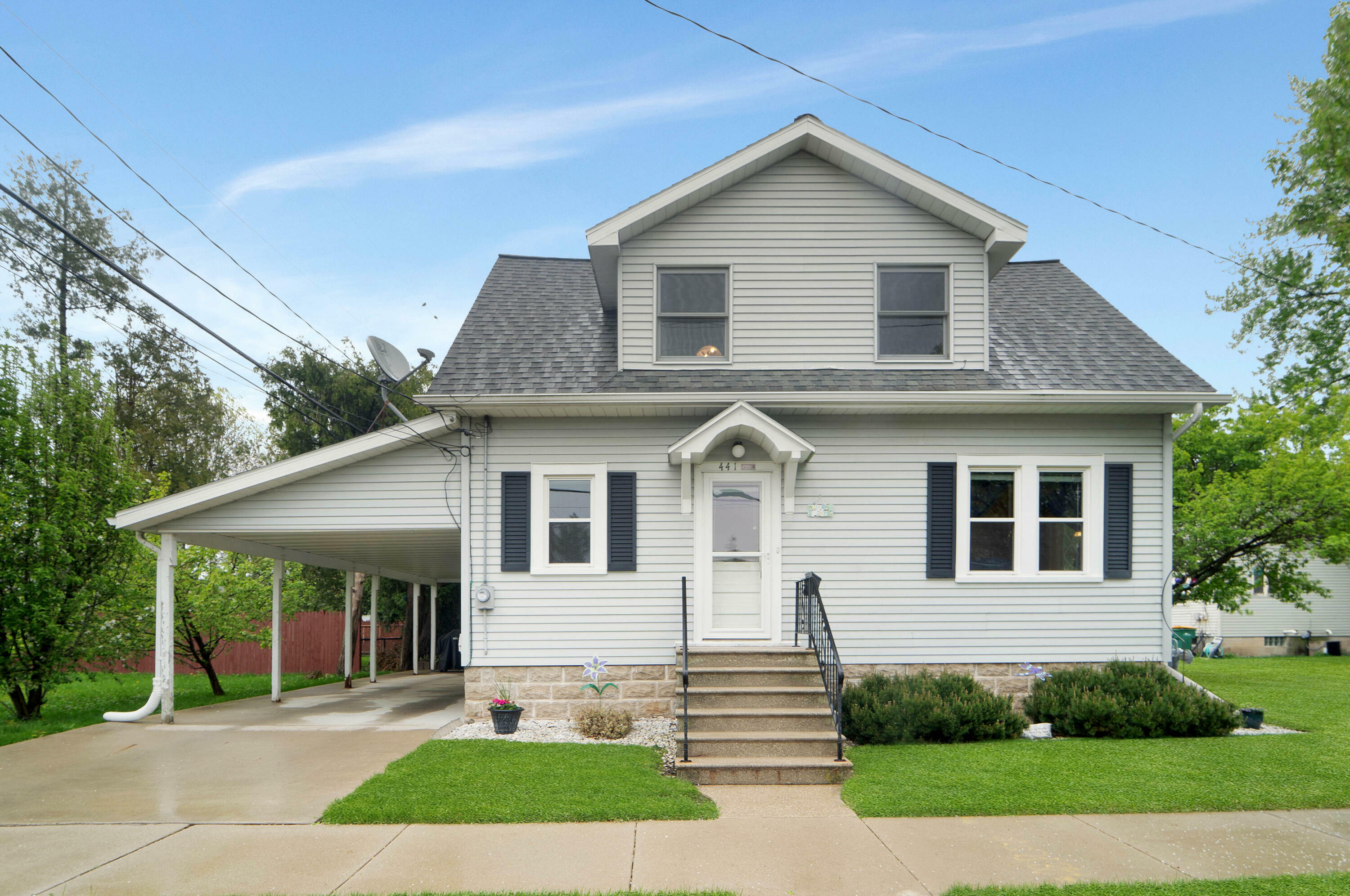 Property Photo:  441 Mohawk Ave  WI 54935 