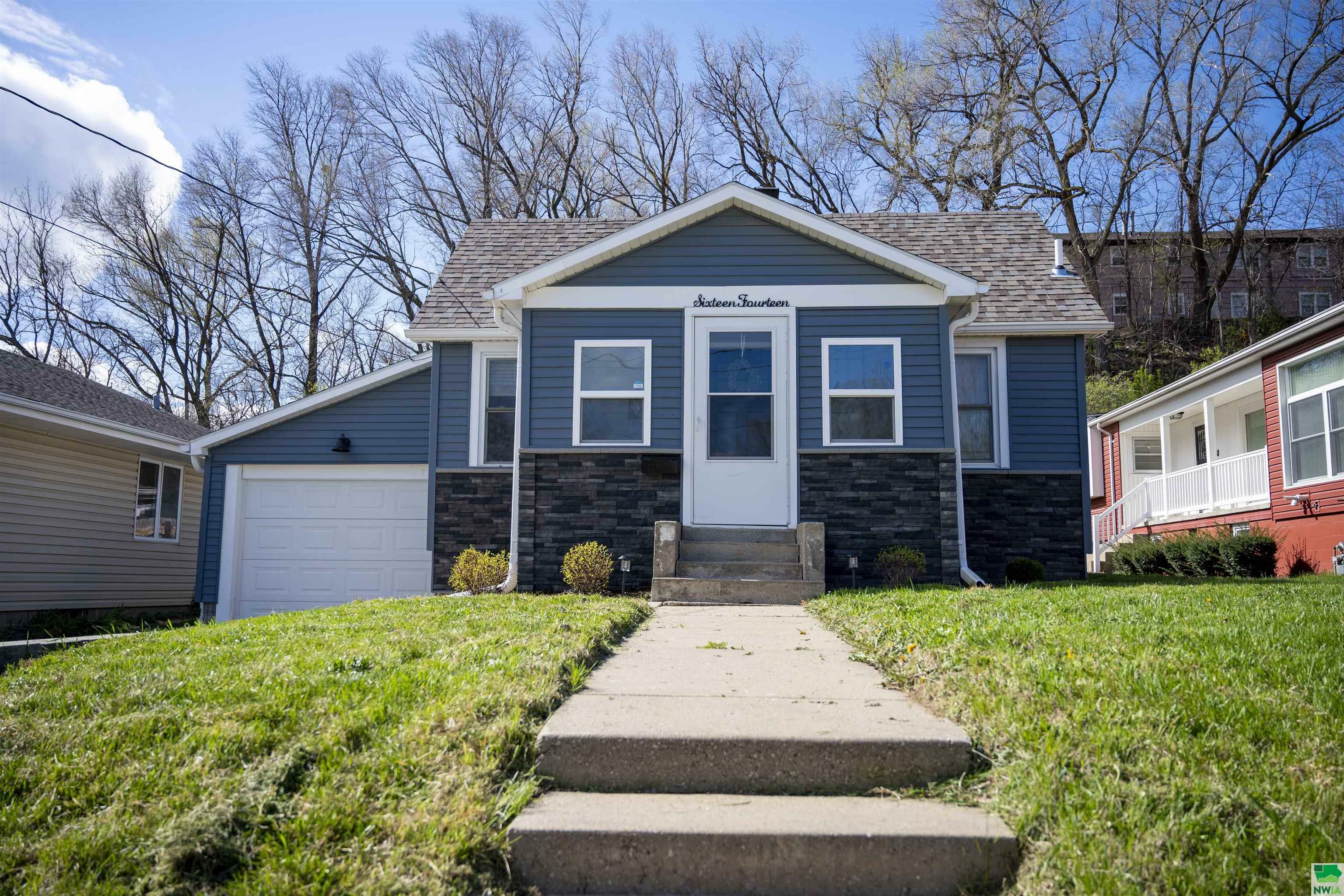 Property Photo:  1614 27th St  IA 51104 