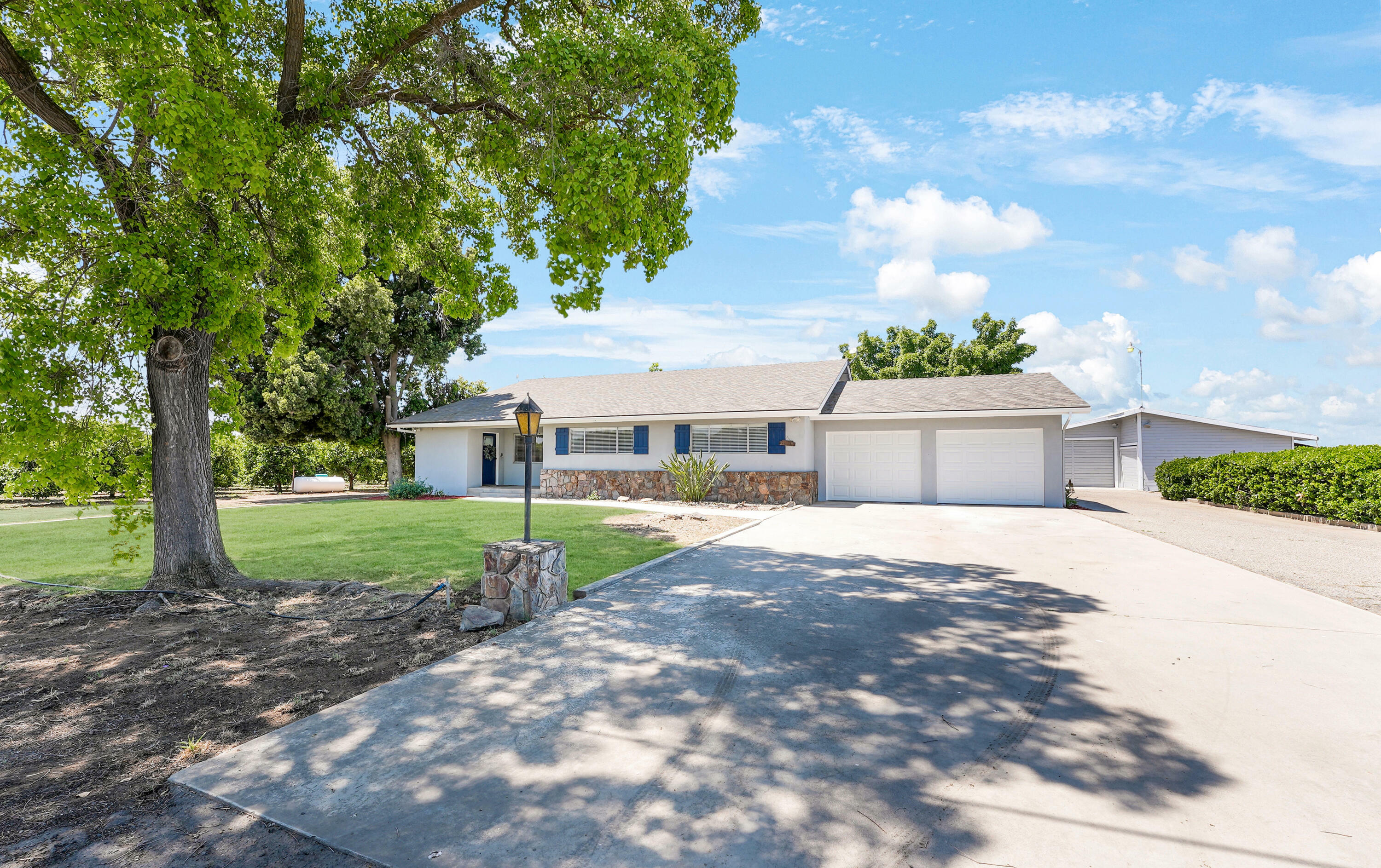 Property Photo: 20439 Road 212 CA 93247