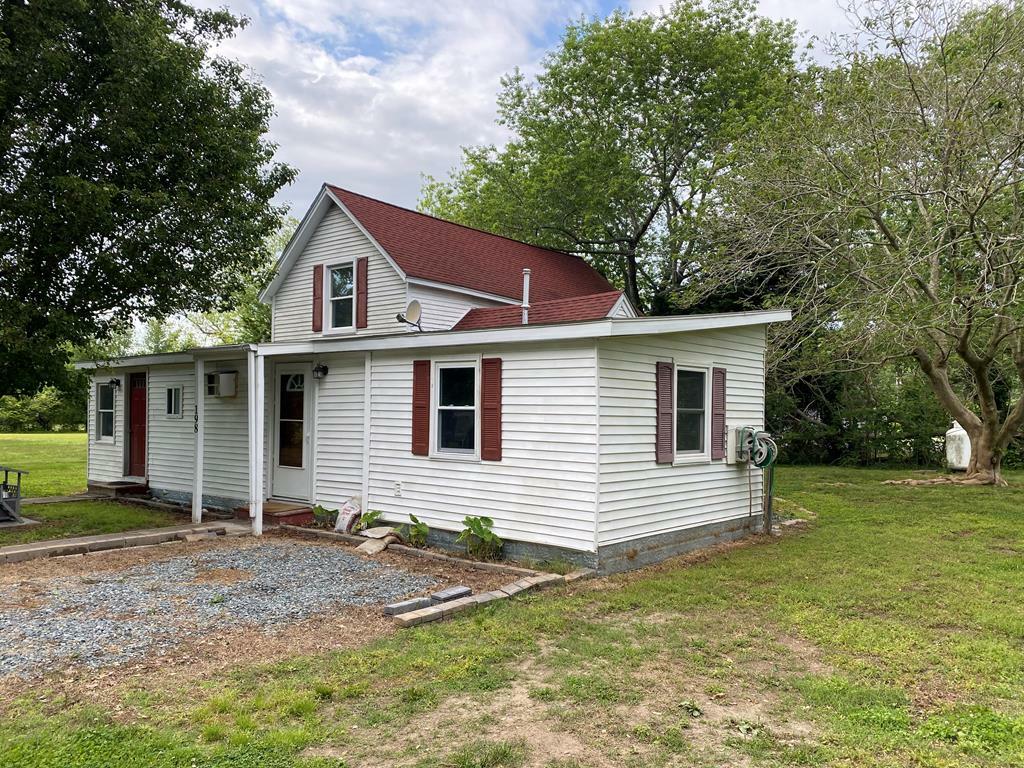 Property Photo:  198 Market St  VA 23417 