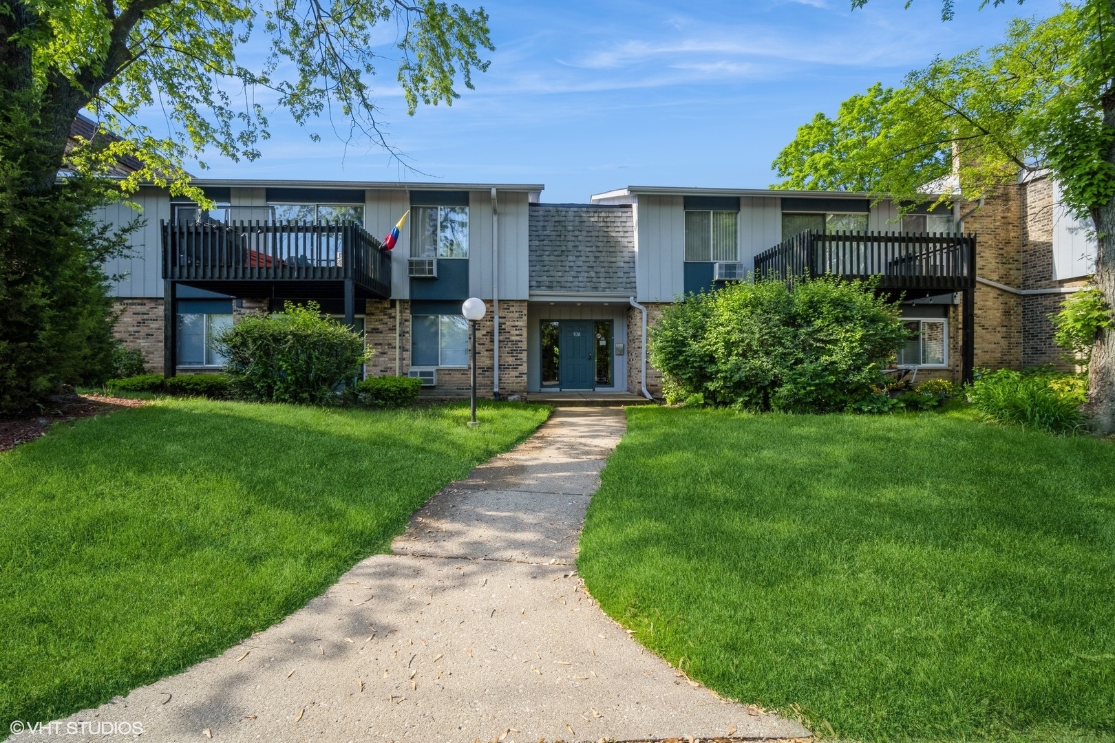 Property Photo:  938 E Old Willow Road 102  IL 60070 