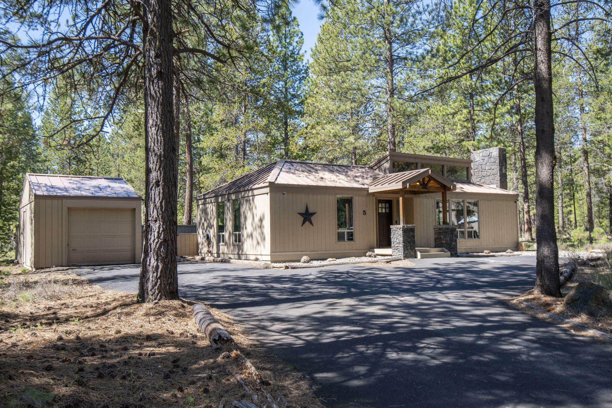 Property Photo:  18039 Diamond Peak Lane 5  OR 97707 