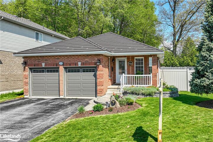 Home for sale in Orillia 3196 Monarch Drive, Orillia, ON L3V 7W9