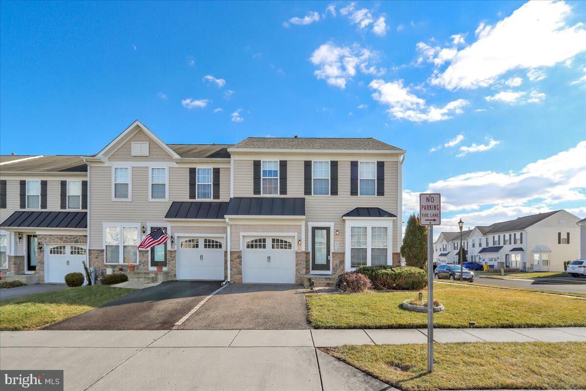 Property Photo: 7513 Helston Court MD 21076