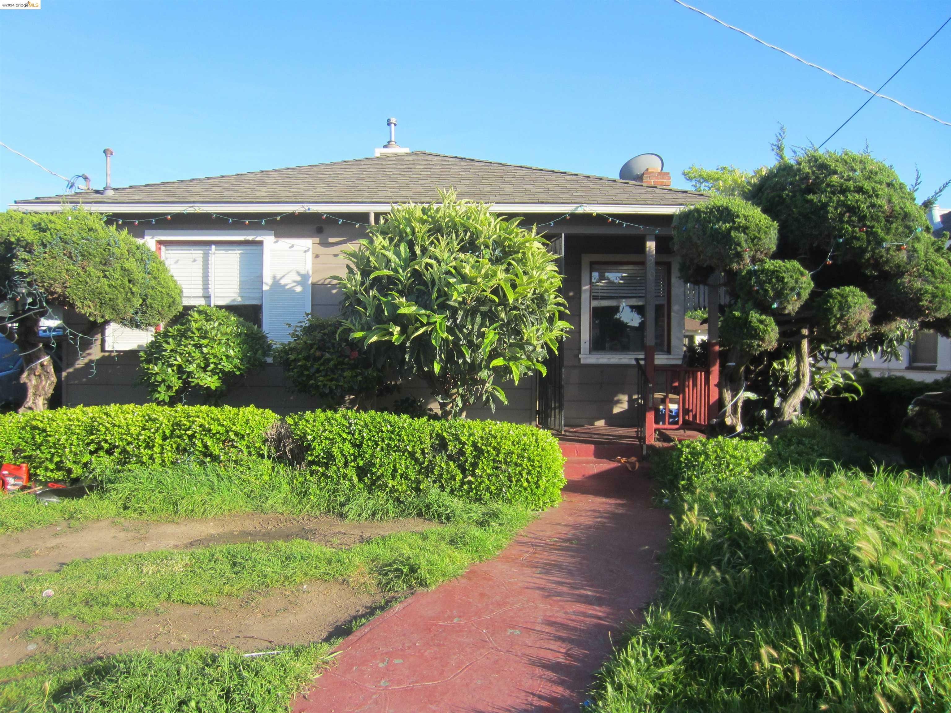 Property Photo:  2038 80th Ave  CA 94621 